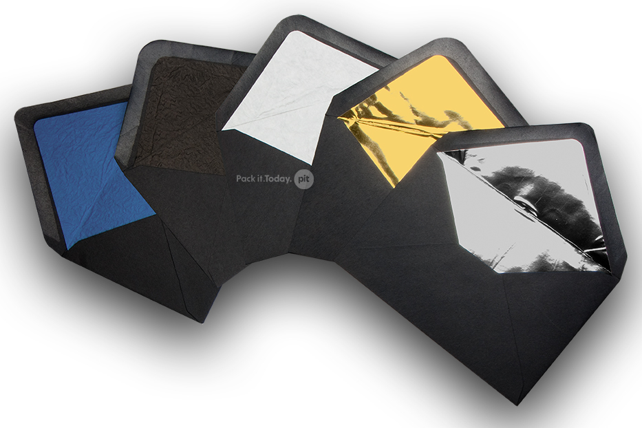 Envelopes pretos forrados