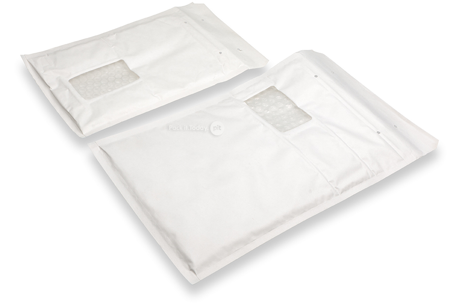 Envelopes almofadados brancos com janela
